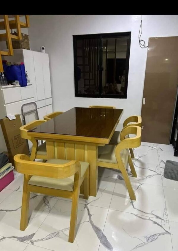 6-Seater Dining Set