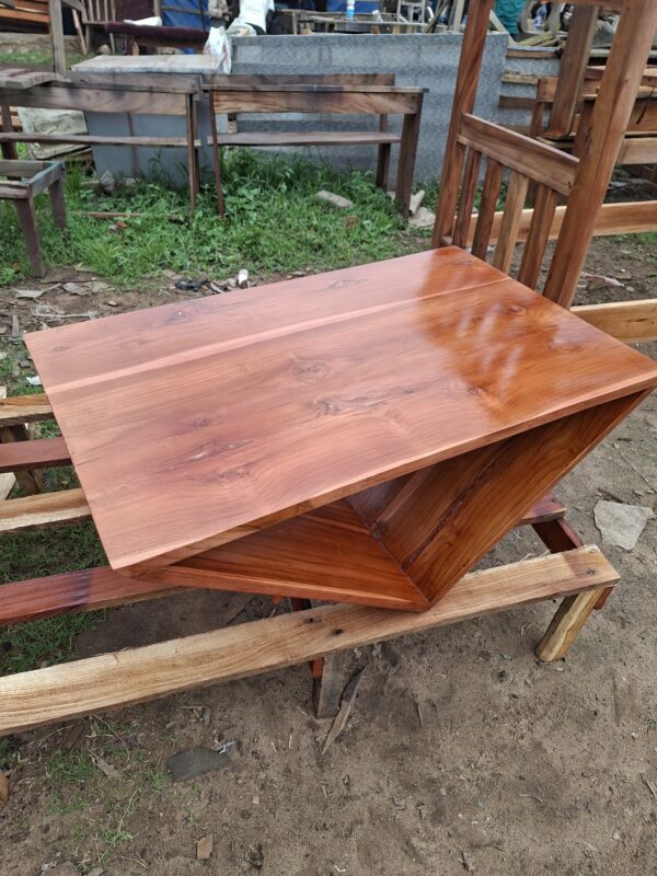 Stylish Coffee Table - Image 3